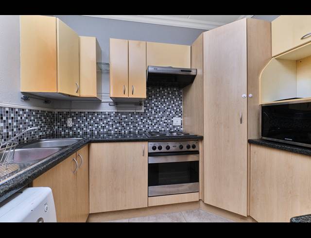 2 BEDROOM TOWNHOUSE FOR SALE IN RUIMSIG